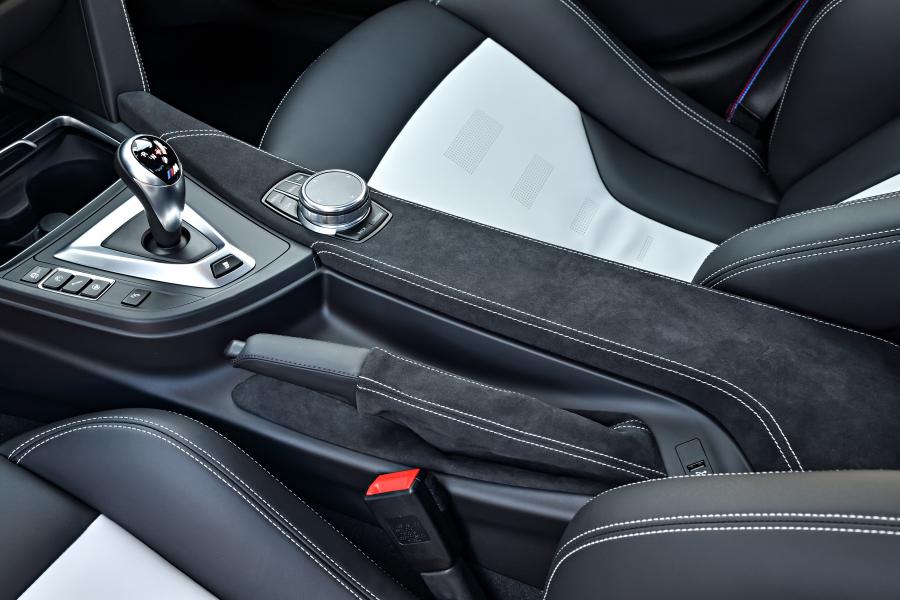 Детали интерьера BMW M3 CS (F80) 2018 года  (WW) (фото 84 из 94)